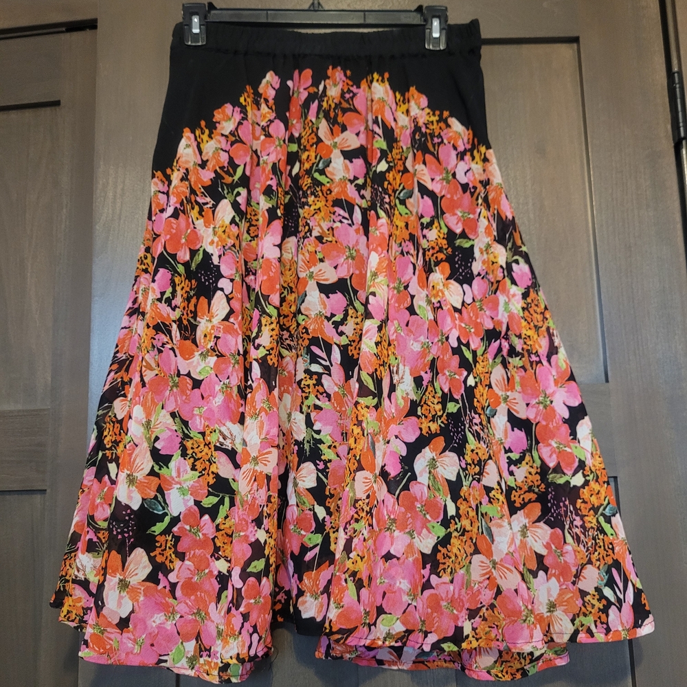 Floral Women's Skirt - Black and Pink